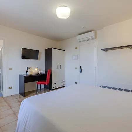 فندق Torre غارْدا