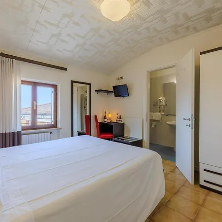 Torre 3* غارْدا